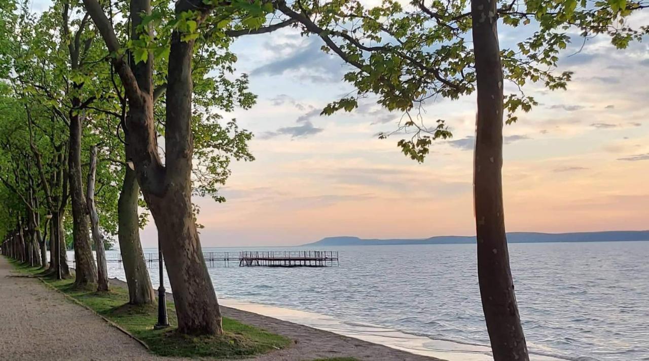 Kiss Apartman Juventus Balatonföldvár Exterior foto